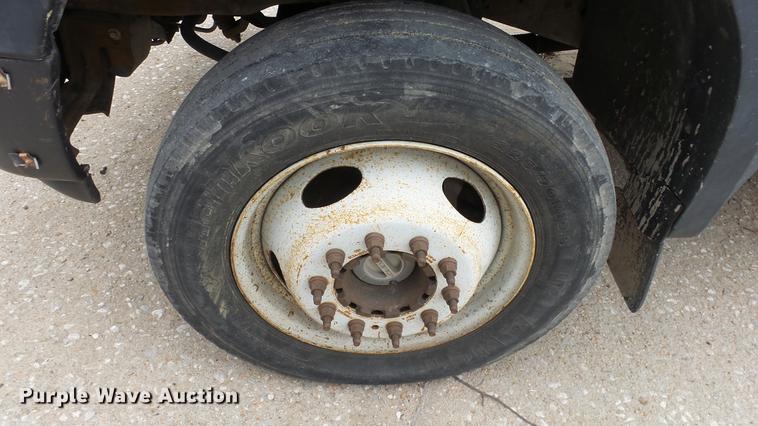 image for item DC3108 2006 Ford F550 Crew Cab flatbed truck