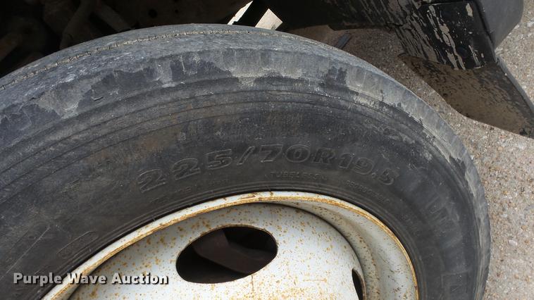 image for item DC3108 2006 Ford F550 Crew Cab flatbed truck