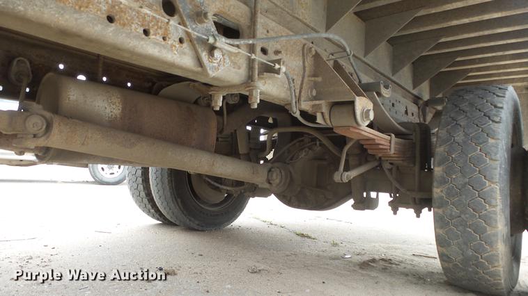 image for item DC3108 2006 Ford F550 Crew Cab flatbed truck