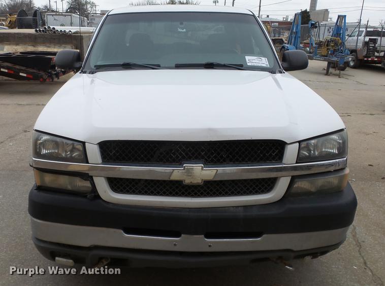 image for item DC3109 2004 Chevrolet Silverado 2500HD Crew Cab pickup truck