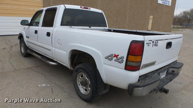 image for item DC3109 2004 Chevrolet Silverado 2500HD Crew Cab pickup truck