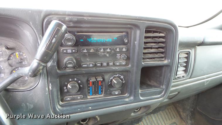 image for item DC3109 2004 Chevrolet Silverado 2500HD Crew Cab pickup truck