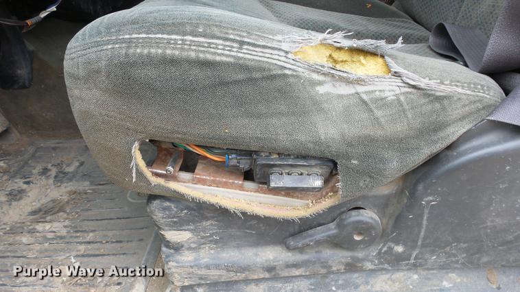 image for item DC3109 2004 Chevrolet Silverado 2500HD Crew Cab pickup truck