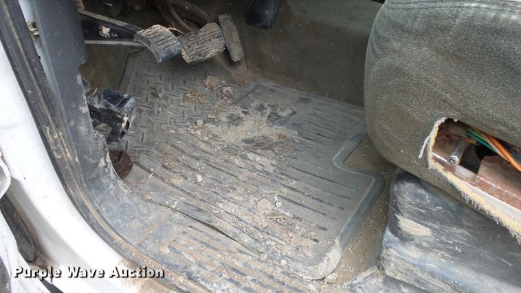 image for item DC3109 2004 Chevrolet Silverado 2500HD Crew Cab pickup truck