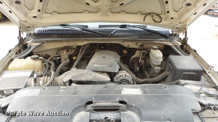 image for item DC3109 2004 Chevrolet Silverado 2500HD Crew Cab pickup truck