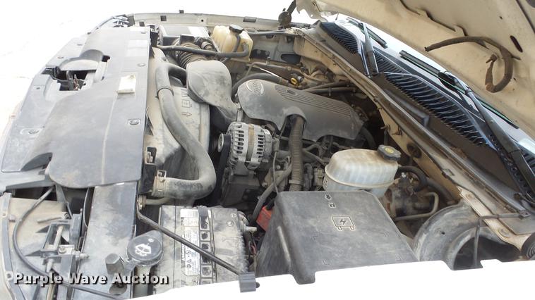 image for item DC3109 2004 Chevrolet Silverado 2500HD Crew Cab pickup truck