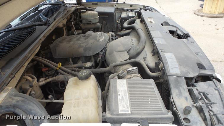 image for item DC3109 2004 Chevrolet Silverado 2500HD Crew Cab pickup truck