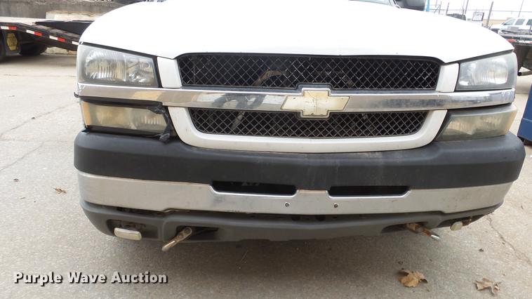 image for item DC3109 2004 Chevrolet Silverado 2500HD Crew Cab pickup truck