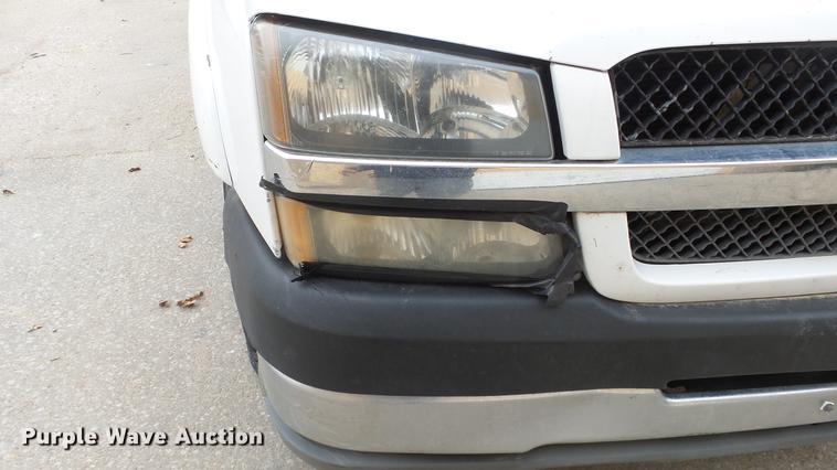 image for item DC3109 2004 Chevrolet Silverado 2500HD Crew Cab pickup truck