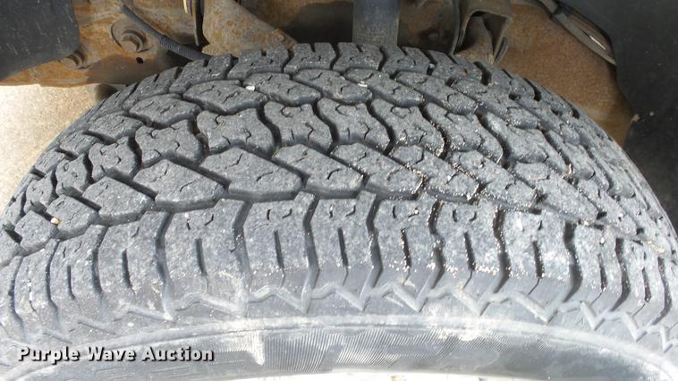 image for item DC3109 2004 Chevrolet Silverado 2500HD Crew Cab pickup truck