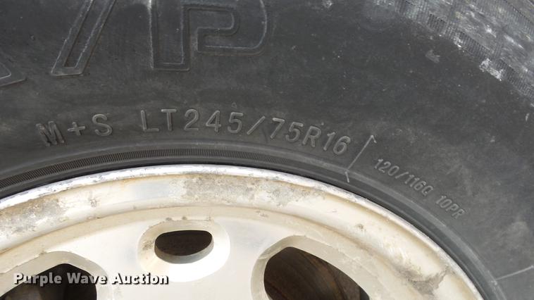 image for item DC3109 2004 Chevrolet Silverado 2500HD Crew Cab pickup truck