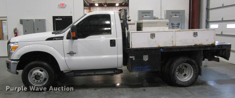 image for item DC4351 2013 Ford F350 Super Duty flatbed pickup truck