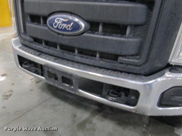 image for item DC4351 2013 Ford F350 Super Duty flatbed pickup truck