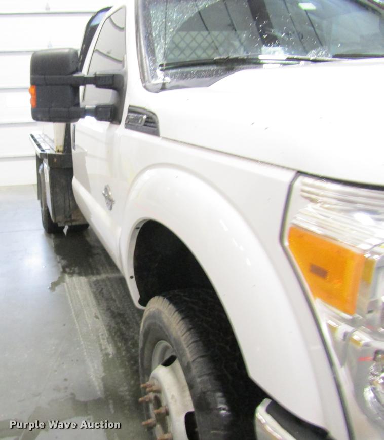 image for item DC4351 2013 Ford F350 Super Duty flatbed pickup truck