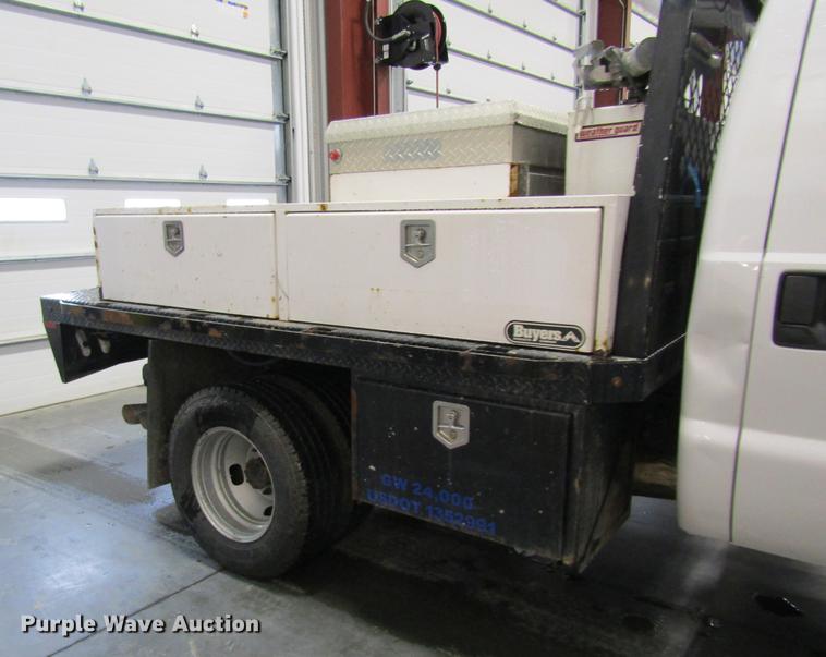 image for item DC4351 2013 Ford F350 Super Duty flatbed pickup truck
