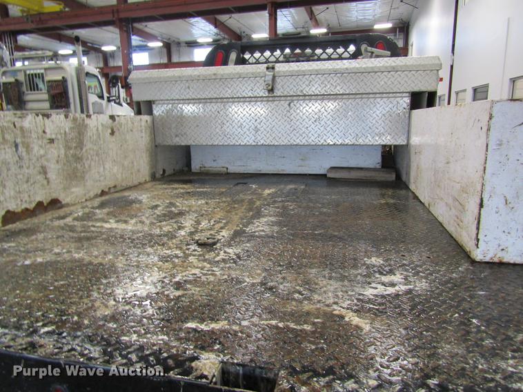 image for item DC4351 2013 Ford F350 Super Duty flatbed pickup truck