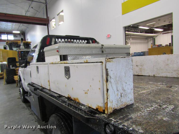 image for item DC4351 2013 Ford F350 Super Duty flatbed pickup truck
