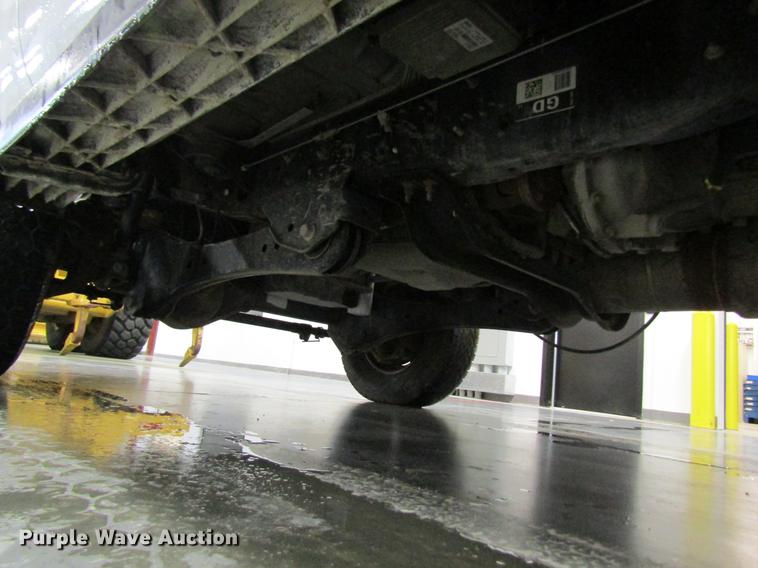 image for item DC4351 2013 Ford F350 Super Duty flatbed pickup truck