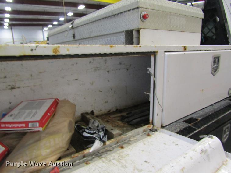 image for item DC4351 2013 Ford F350 Super Duty flatbed pickup truck