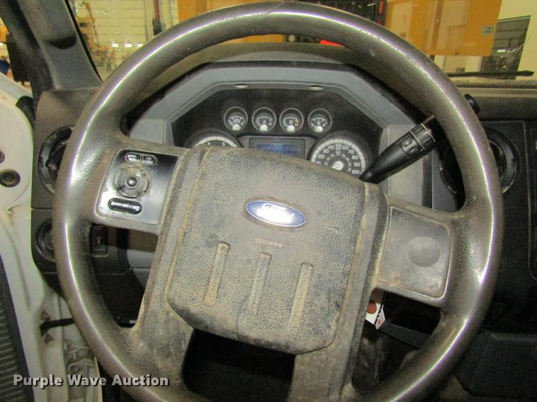 image for item DC4351 2013 Ford F350 Super Duty flatbed pickup truck