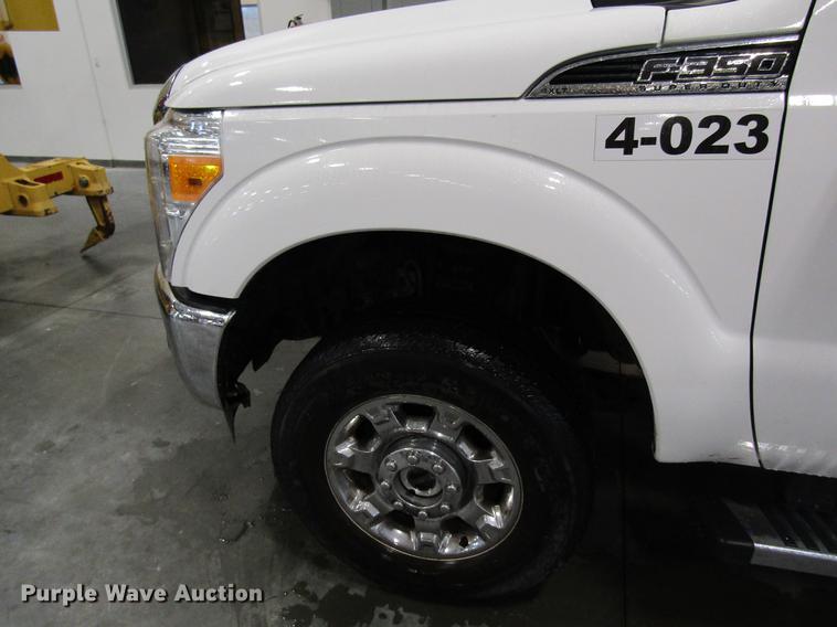 image for item DC4352 2014 Ford F350 Super Duty Crew Cab pickup truck