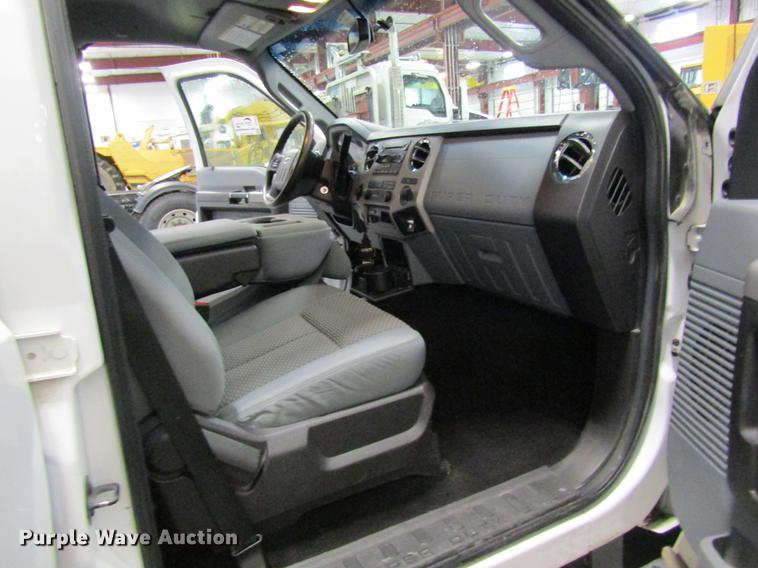 image for item DC4352 2014 Ford F350 Super Duty Crew Cab pickup truck
