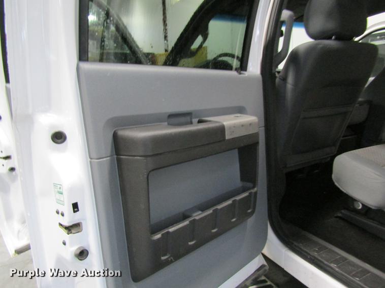 image for item DC4352 2014 Ford F350 Super Duty Crew Cab pickup truck