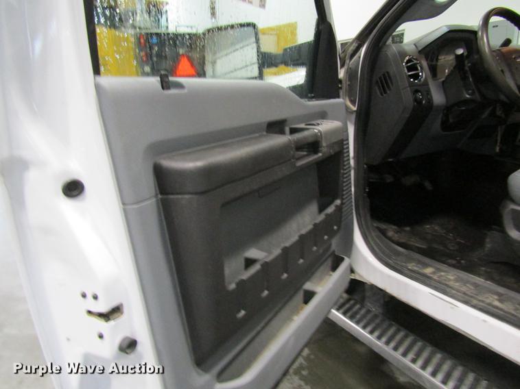 image for item DC4352 2014 Ford F350 Super Duty Crew Cab pickup truck