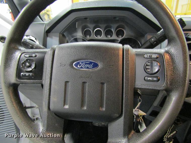 image for item DC4352 2014 Ford F350 Super Duty Crew Cab pickup truck