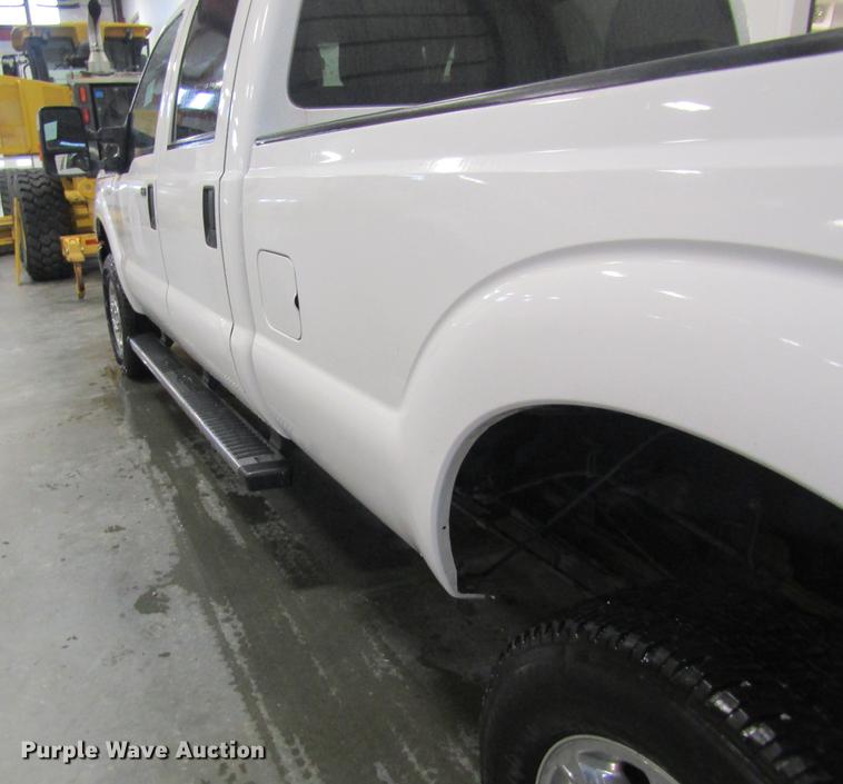 image for item DC4353 2013 Ford F350 Super Duty Crew Cab pickup truck