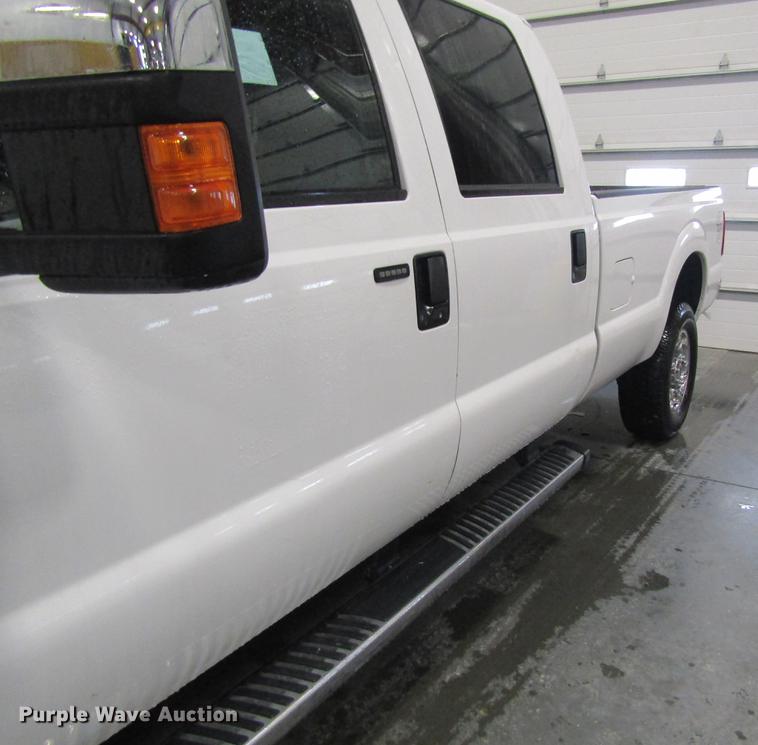image for item DC4353 2013 Ford F350 Super Duty Crew Cab pickup truck