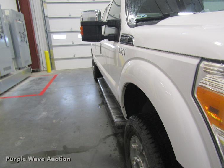 image for item DC4353 2013 Ford F350 Super Duty Crew Cab pickup truck