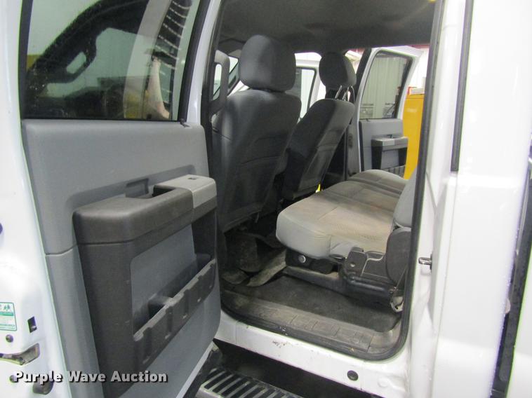 image for item DC4353 2013 Ford F350 Super Duty Crew Cab pickup truck