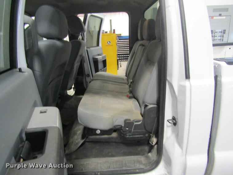image for item DC4353 2013 Ford F350 Super Duty Crew Cab pickup truck