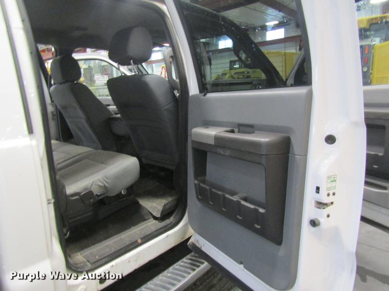 image for item DC4353 2013 Ford F350 Super Duty Crew Cab pickup truck