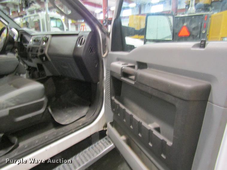 image for item DC4353 2013 Ford F350 Super Duty Crew Cab pickup truck