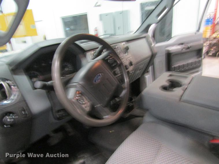 image for item DC4353 2013 Ford F350 Super Duty Crew Cab pickup truck