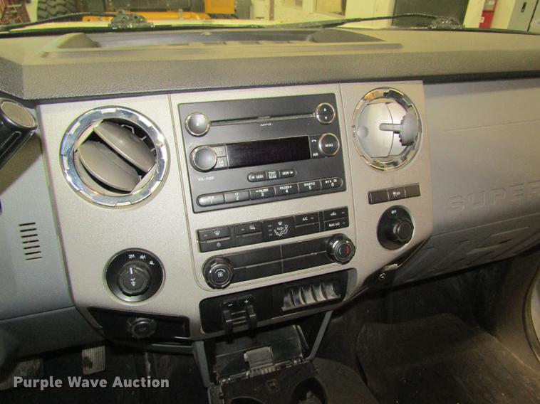 image for item DC4353 2013 Ford F350 Super Duty Crew Cab pickup truck