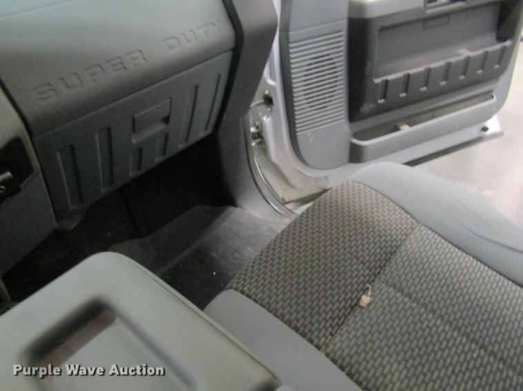 image for item DC4353 2013 Ford F350 Super Duty Crew Cab pickup truck