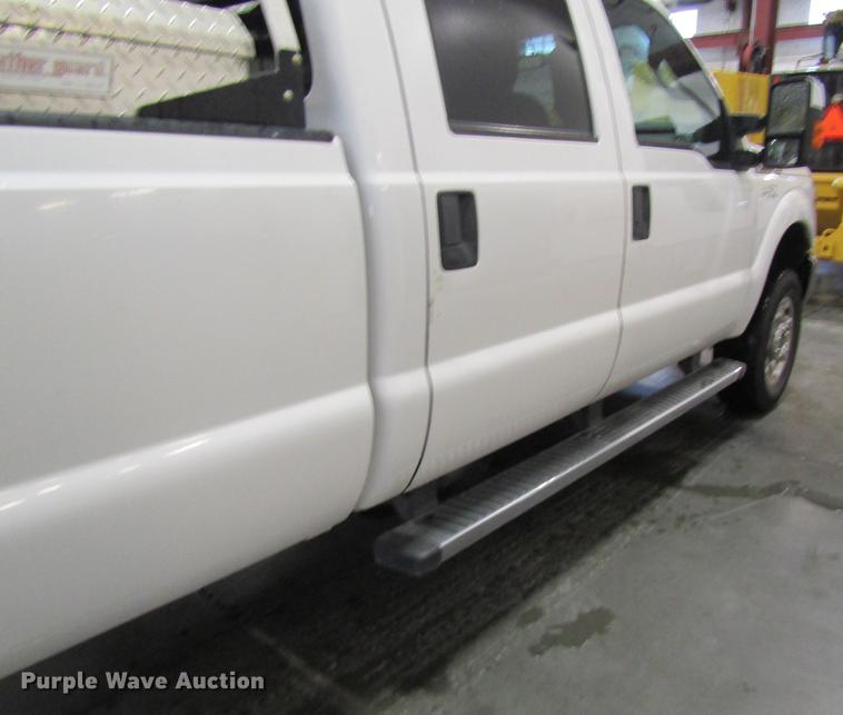 image for item DC4356 2013 Ford F350 Super Duty Crew Cab pickup truck