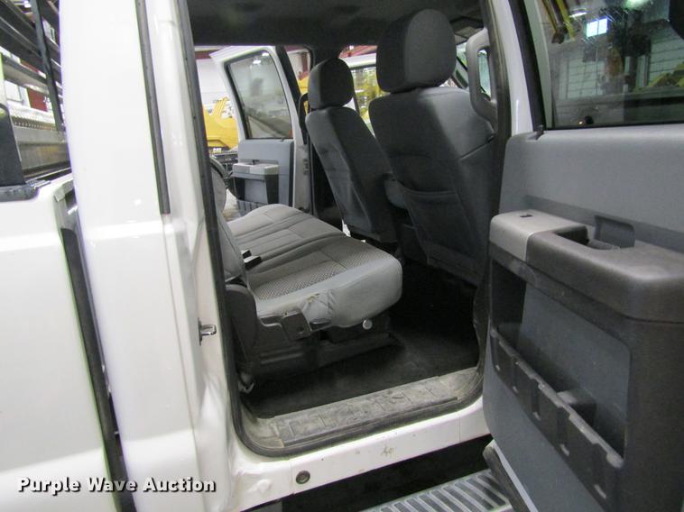 image for item DC4356 2013 Ford F350 Super Duty Crew Cab pickup truck