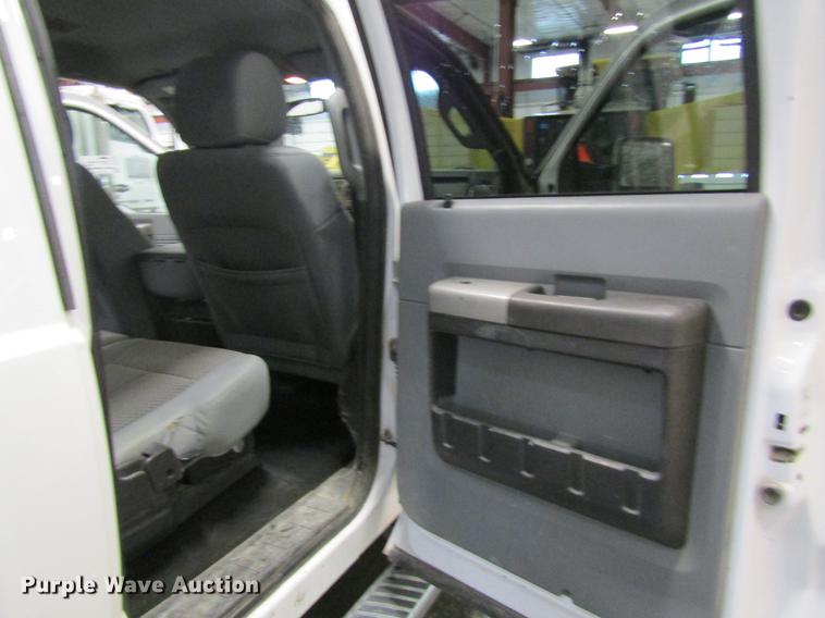 image for item DC4356 2013 Ford F350 Super Duty Crew Cab pickup truck