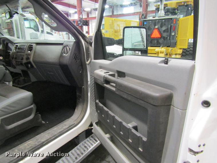 image for item DC4356 2013 Ford F350 Super Duty Crew Cab pickup truck