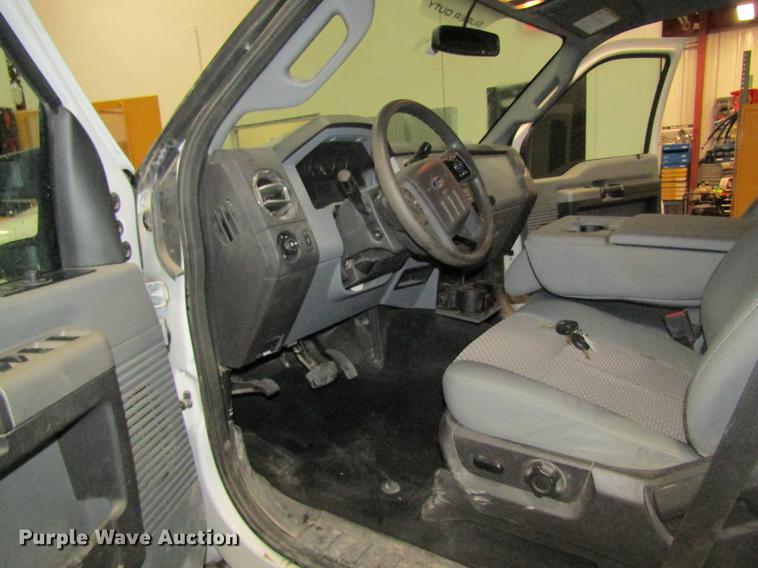 image for item DC4356 2013 Ford F350 Super Duty Crew Cab pickup truck