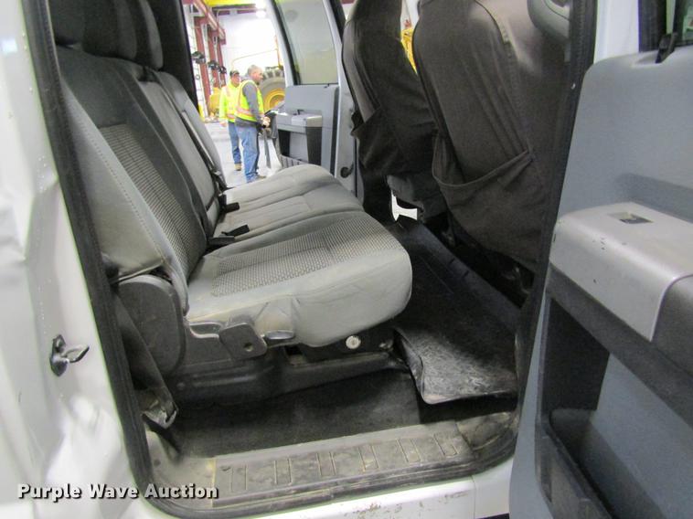 image for item DC4357 2013 Ford F350 Super Duty Crew Cab pickup truck