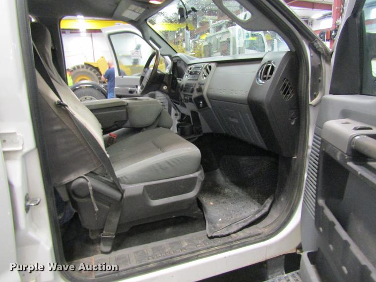 image for item DC4357 2013 Ford F350 Super Duty Crew Cab pickup truck