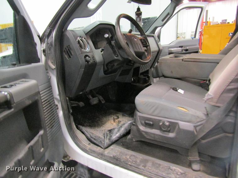 image for item DC4357 2013 Ford F350 Super Duty Crew Cab pickup truck