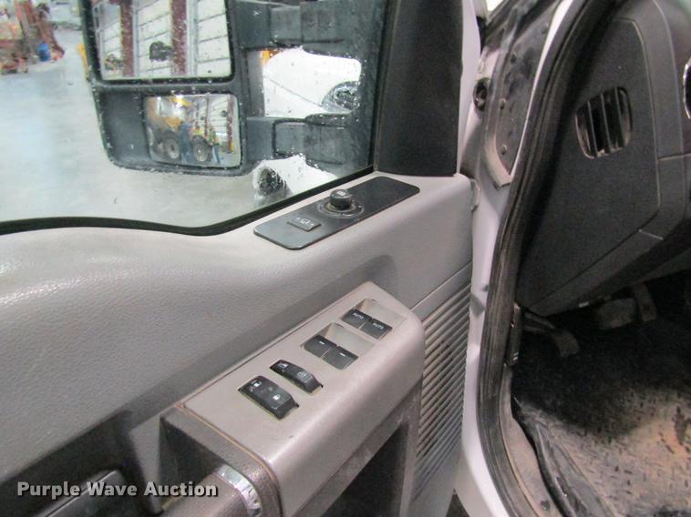 image for item DC4357 2013 Ford F350 Super Duty Crew Cab pickup truck