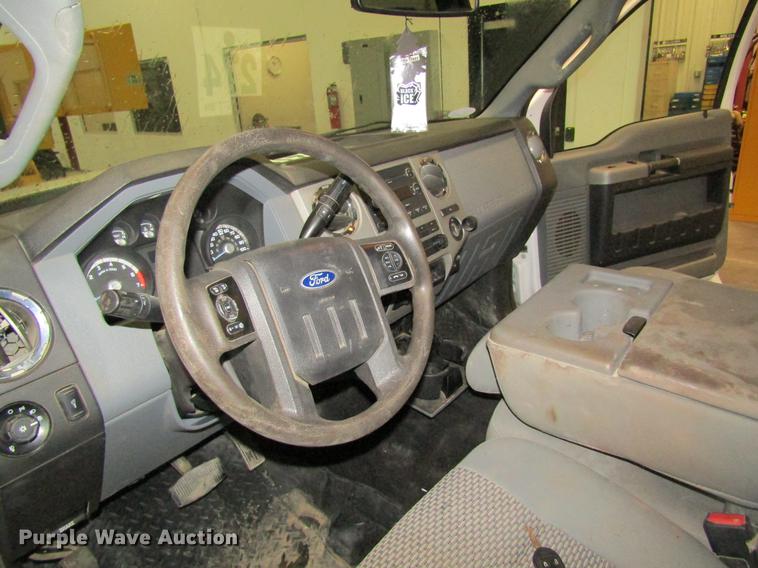 image for item DC4357 2013 Ford F350 Super Duty Crew Cab pickup truck