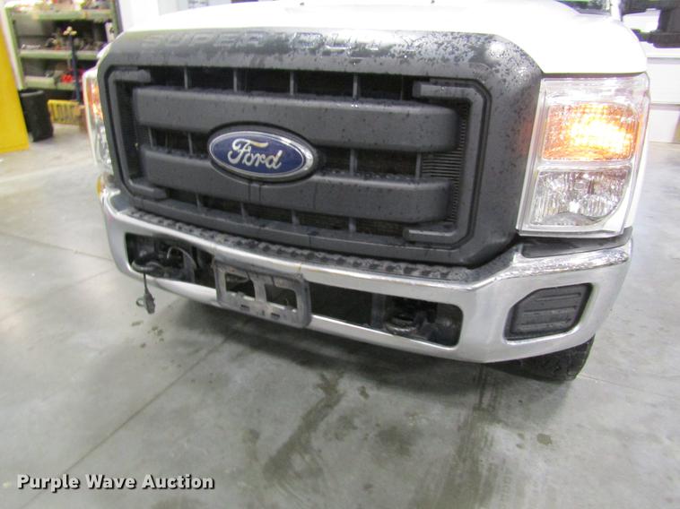 image for item DC4358 2013 Ford F350 Super Duty flatbed pickup truck